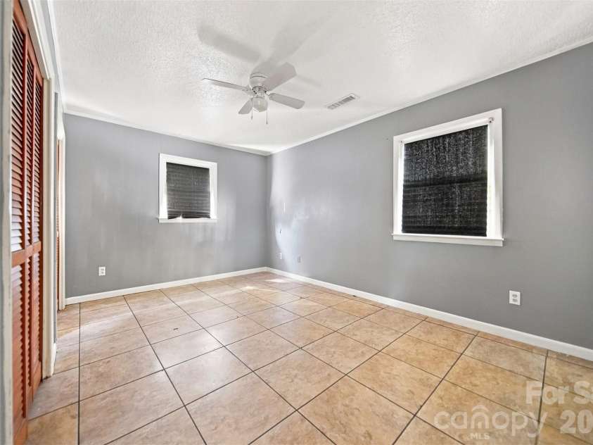 402 Ashe Avenue, Newton, NC 28658.  MLS# CAR4430547, YatesRealty ID 54173. 