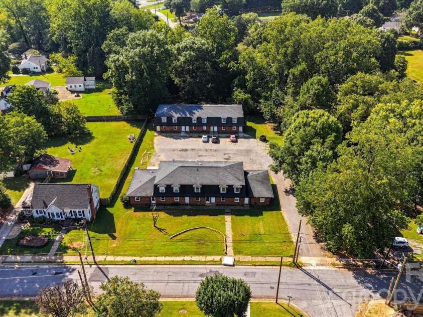 402 Ashe Avenue, Newton, NC 28658.  MLS# CAR4430547, YatesRealty ID 54173. 