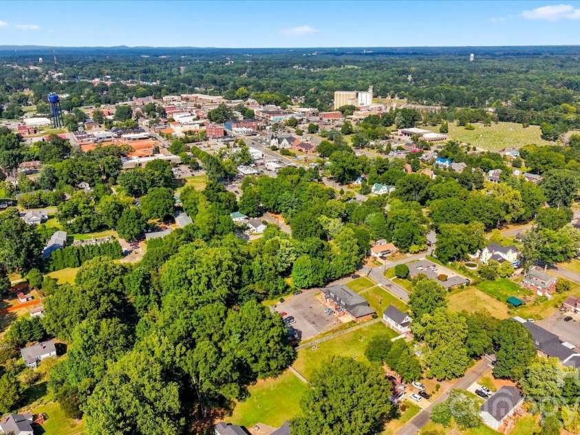 402 Ashe Avenue, Newton, NC 28658.  MLS# CAR4430547, YatesRealty ID 54173. 