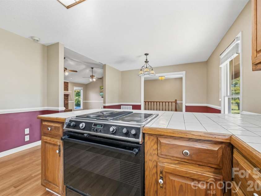 107 Camelot Court, Kings Mountain, NC 28086.  MLS# CAR4429948, YatesRealty ID 54175. 