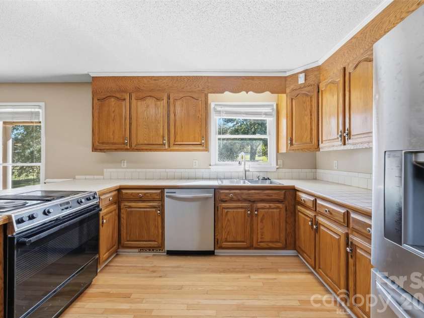 107 Camelot Court, Kings Mountain, NC 28086.  MLS# CAR4429948, YatesRealty ID 54175. 