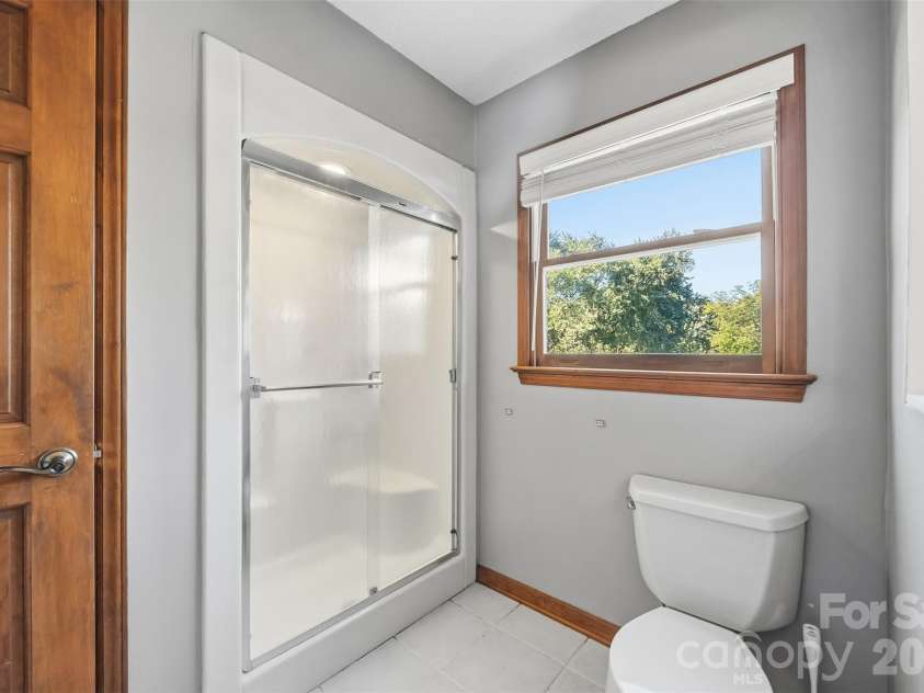 107 Camelot Court, Kings Mountain, NC 28086.  MLS# CAR4429948, YatesRealty ID 54175. 
