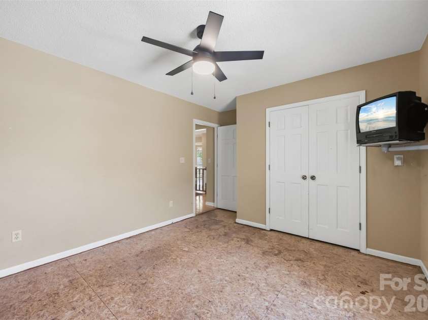 107 Camelot Court, Kings Mountain, NC 28086.  MLS# CAR4429948, YatesRealty ID 54175. 