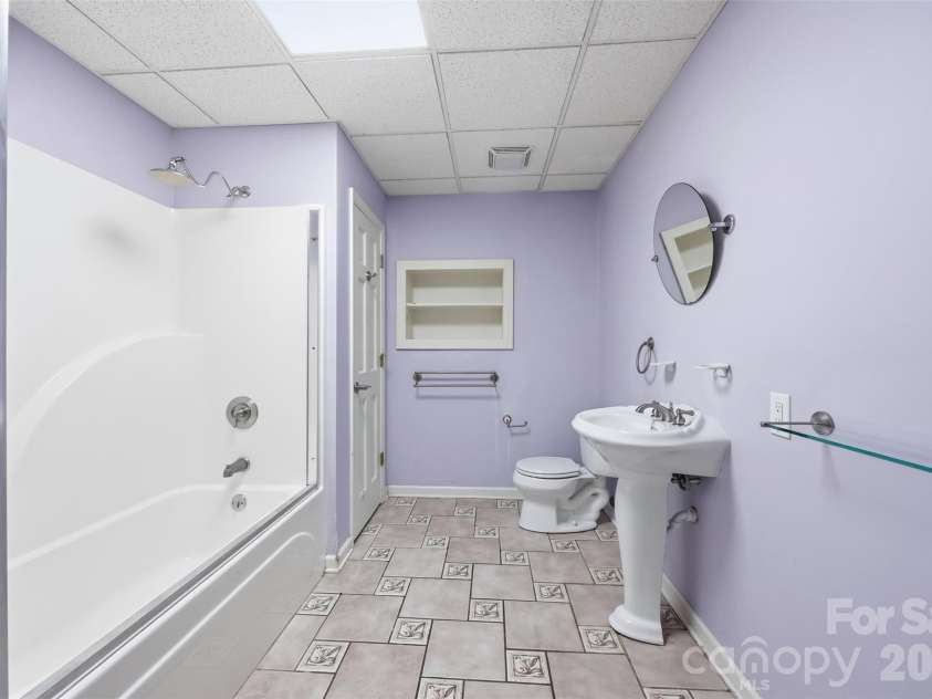 107 Camelot Court, Kings Mountain, NC 28086.  MLS# CAR4429948, YatesRealty ID 54175. 