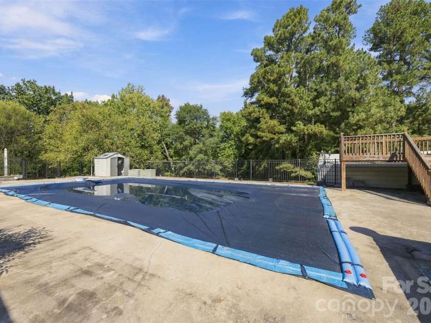 107 Camelot Court, Kings Mountain, NC 28086.  MLS# CAR4429948, YatesRealty ID 54175. 