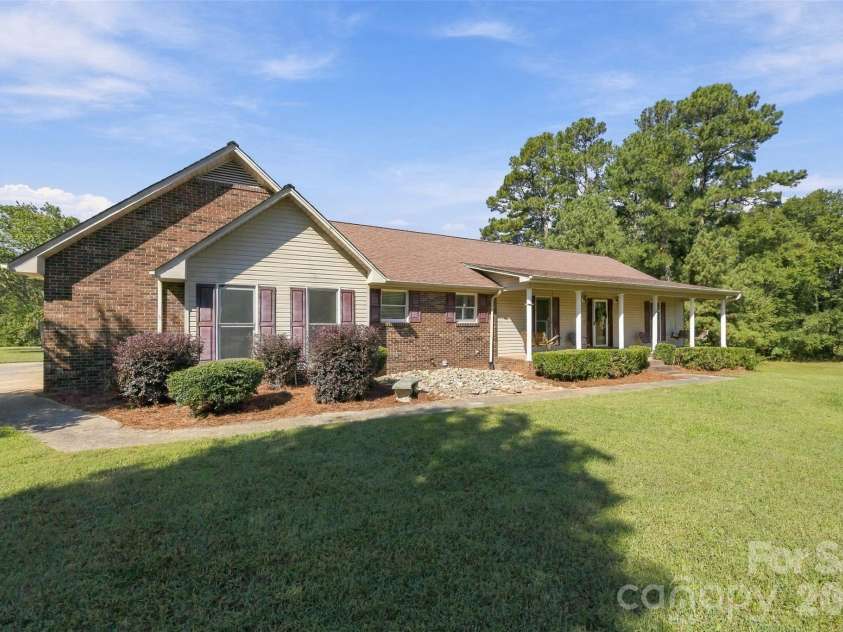 107 Camelot Court, Kings Mountain, NC 28086.  MLS# CAR4429948, YatesRealty ID 54175. 
