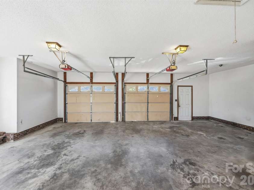 107 Camelot Court, Kings Mountain, NC 28086.  MLS# CAR4429948, YatesRealty ID 54175. 