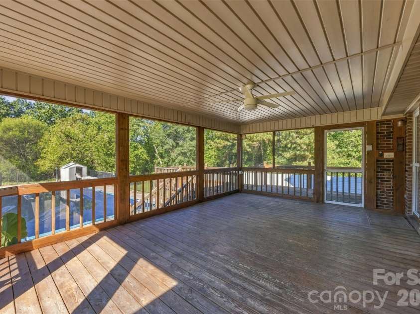 107 Camelot Court, Kings Mountain, NC 28086.  MLS# CAR4429948, YatesRealty ID 54175. 