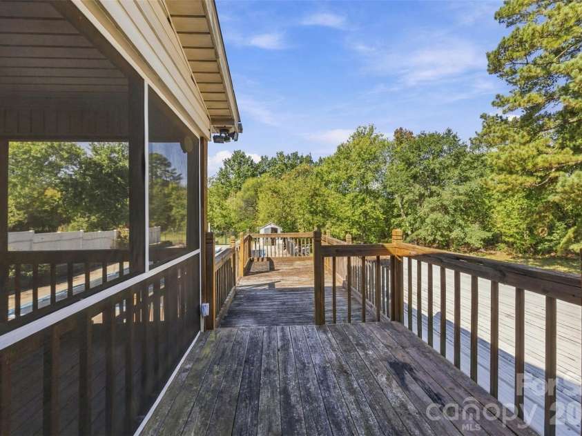 107 Camelot Court, Kings Mountain, NC 28086.  MLS# CAR4429948, YatesRealty ID 54175. 