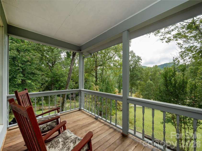 116 Sams Branch Road, Candler, NC 28715.  MLS# CAR4430077, YatesRealty ID 54177. 
