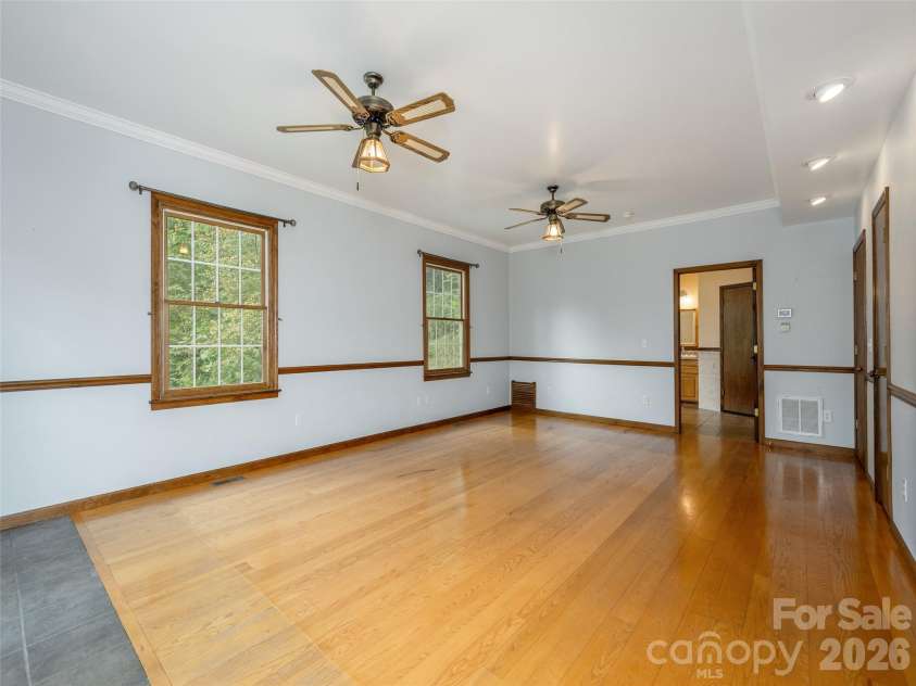 116 Sams Branch Road, Candler, NC 28715.  MLS# CAR4430077, YatesRealty ID 54177. 