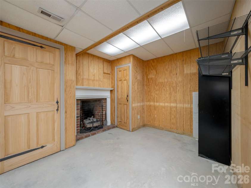 116 Sams Branch Road, Candler, NC 28715.  MLS# CAR4430077, YatesRealty ID 54177. 