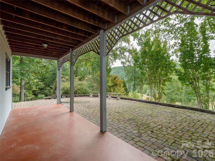 116 Sams Branch Road, Candler, NC 28715.  MLS# CAR4430077, YatesRealty ID 54177. 