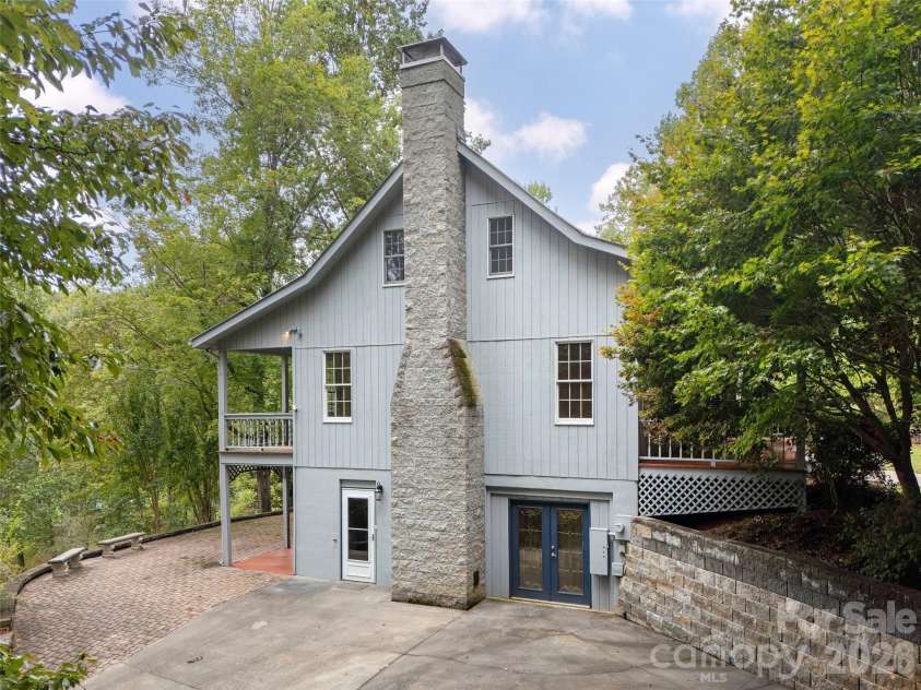 116 Sams Branch Road, Candler, NC 28715.  MLS# CAR4430077, YatesRealty ID 54177. 