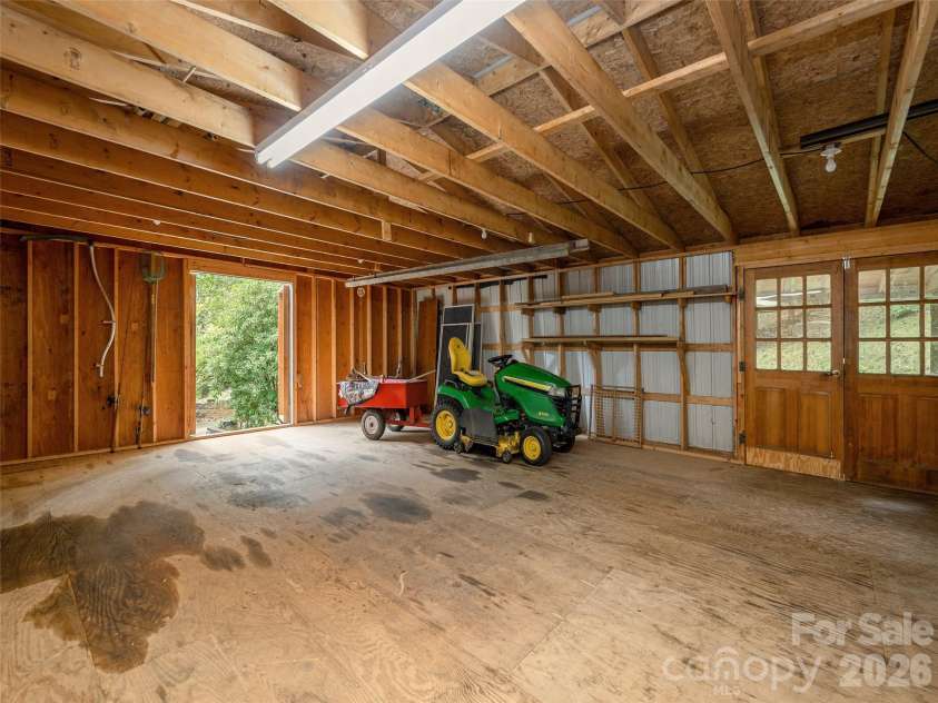 116 Sams Branch Road, Candler, NC 28715.  MLS# CAR4430077, YatesRealty ID 54177. 