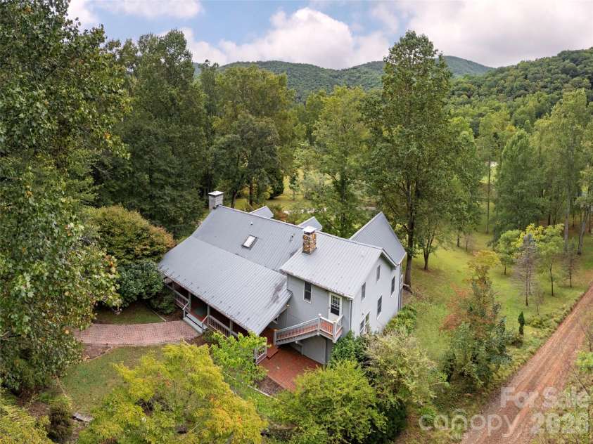 116 Sams Branch Road, Candler, NC 28715.  MLS# CAR4430077, YatesRealty ID 54177. 