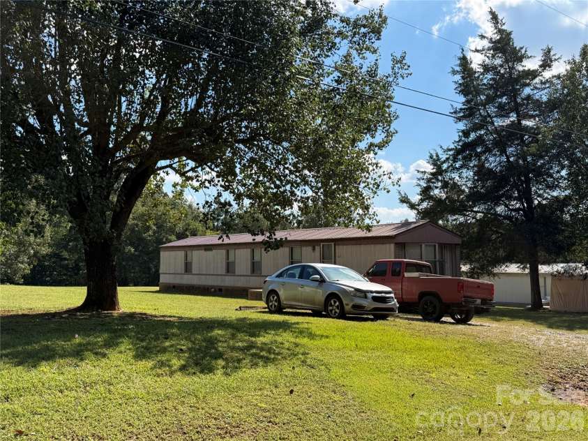 125 Tanya Lane, Shelby, NC 28152.  MLS# CAR4430501, YatesRealty ID 54178. 