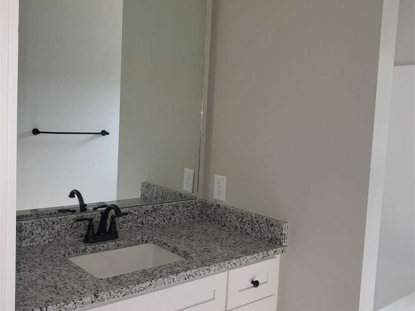 2200 Clay Street, Kannapolis, NC 28083.  MLS# CAR4232437, YatesRealty ID 5418. Primary Bath