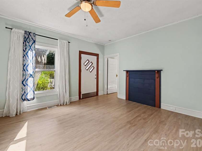 607 Harding Avenue, Kannapolis, NC 28083.  MLS# CAR4429124, YatesRealty ID 54180. 