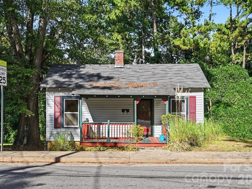607 Harding Avenue, Kannapolis, NC 28083.  MLS# CAR4429124, YatesRealty ID 54180. 