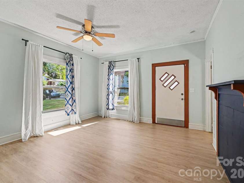 607 Harding Avenue, Kannapolis, NC 28083.  MLS# CAR4429124, YatesRealty ID 54180. 