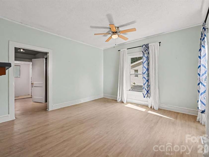 607 Harding Avenue, Kannapolis, NC 28083.  MLS# CAR4429124, YatesRealty ID 54180. 