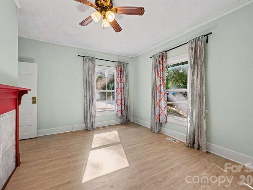 607 Harding Avenue, Kannapolis, NC 28083.  MLS# CAR4429124, YatesRealty ID 54180. 