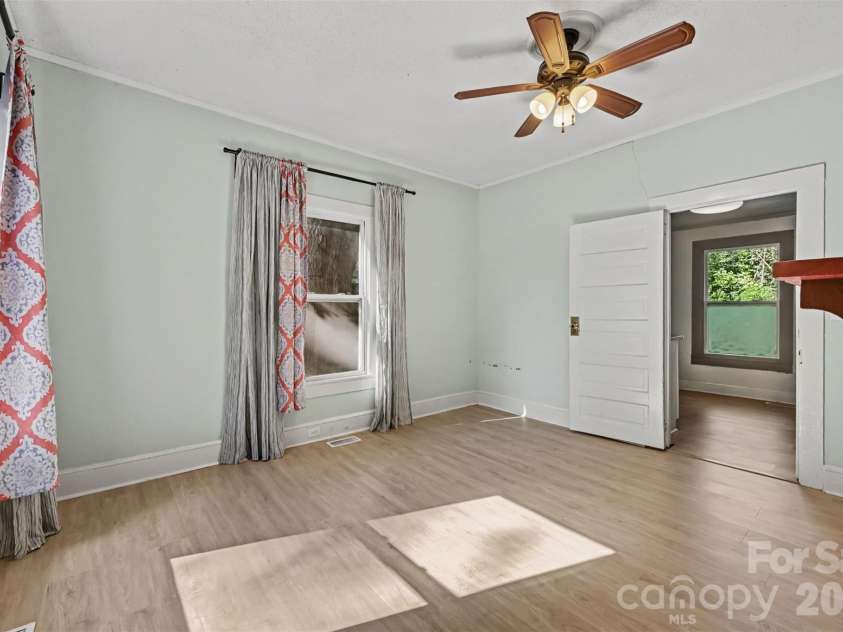 607 Harding Avenue, Kannapolis, NC 28083.  MLS# CAR4429124, YatesRealty ID 54180. 