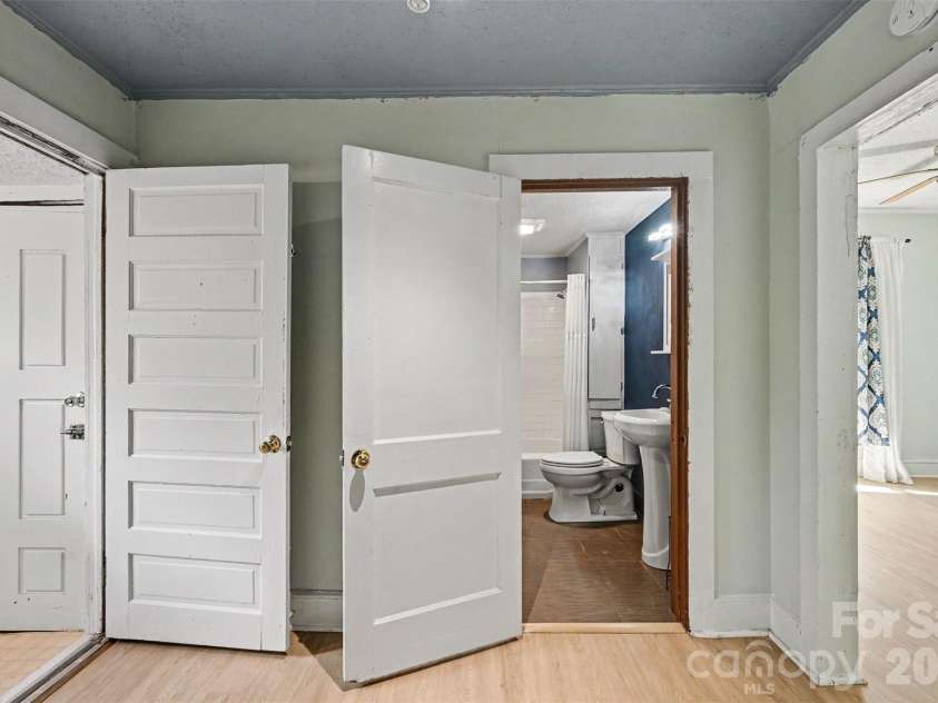 607 Harding Avenue, Kannapolis, NC 28083.  MLS# CAR4429124, YatesRealty ID 54180. 