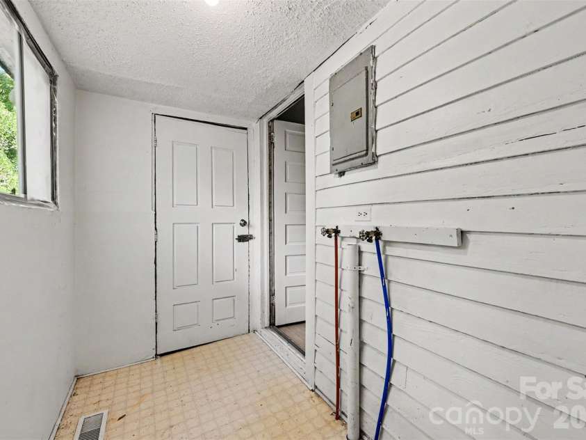 607 Harding Avenue, Kannapolis, NC 28083.  MLS# CAR4429124, YatesRealty ID 54180. 