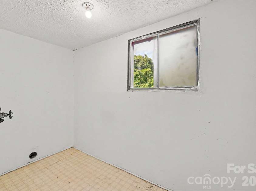 607 Harding Avenue, Kannapolis, NC 28083.  MLS# CAR4429124, YatesRealty ID 54180. 