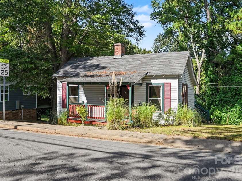 607 Harding Avenue, Kannapolis, NC 28083.  MLS# CAR4429124, YatesRealty ID 54180. 