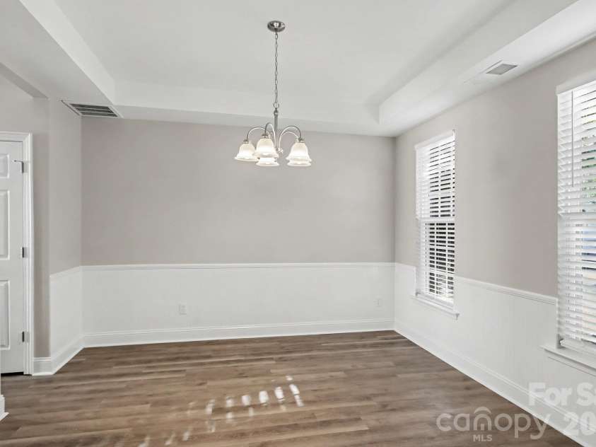 4059 Houldsworth Drive, Charlotte, NC 28213.  MLS# CAR4429618, YatesRealty ID 54181. 