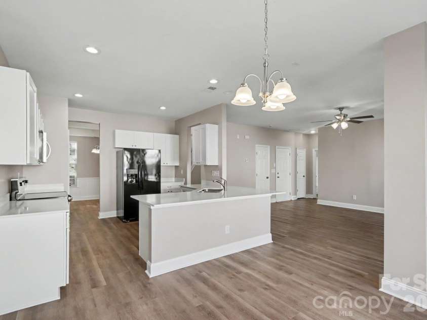 4059 Houldsworth Drive, Charlotte, NC 28213.  MLS# CAR4429618, YatesRealty ID 54181. 