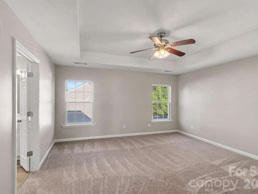 4059 Houldsworth Drive, Charlotte, NC 28213.  MLS# CAR4429618, YatesRealty ID 54181. 
