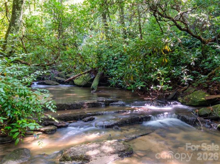 158 Bucks Crossing, Brevard, NC 28712.  MLS# CAR4429620, YatesRealty ID 54187. 