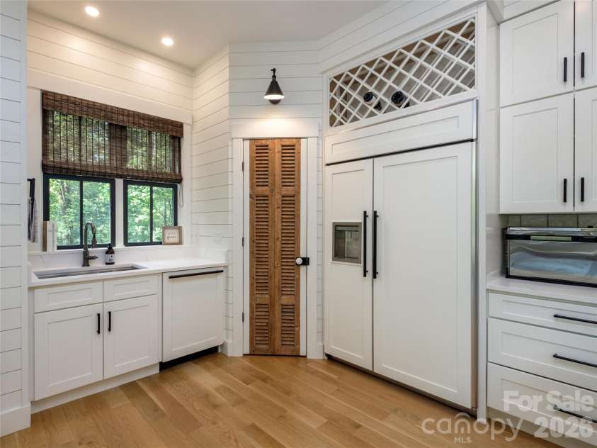 158 Bucks Crossing, Brevard, NC 28712.  MLS# CAR4429620, YatesRealty ID 54187. 