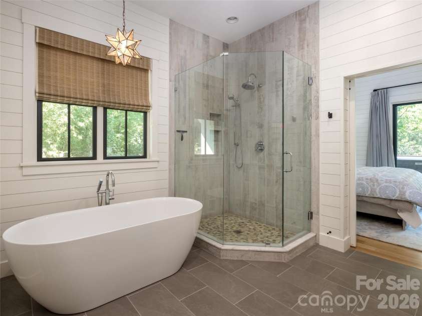 158 Bucks Crossing, Brevard, NC 28712.  MLS# CAR4429620, YatesRealty ID 54187. 