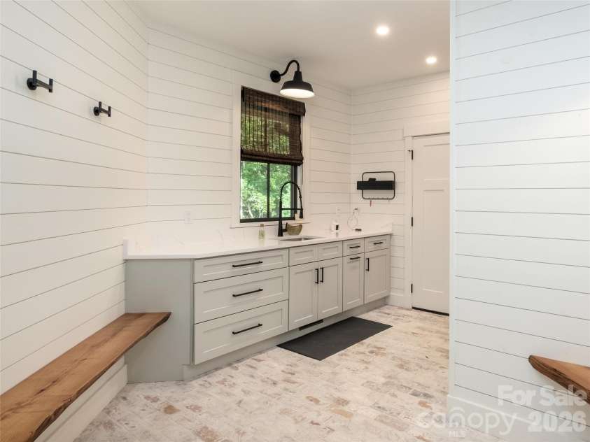 158 Bucks Crossing, Brevard, NC 28712.  MLS# CAR4429620, YatesRealty ID 54187. 