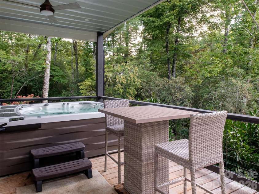 158 Bucks Crossing, Brevard, NC 28712.  MLS# CAR4429620, YatesRealty ID 54187. 