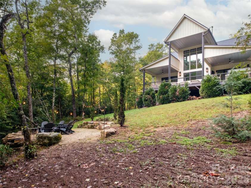 158 Bucks Crossing, Brevard, NC 28712.  MLS# CAR4429620, YatesRealty ID 54187. 