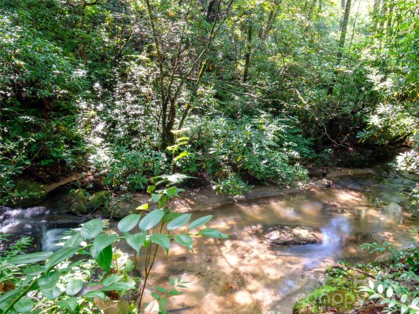 158 Bucks Crossing, Brevard, NC 28712.  MLS# CAR4429620, YatesRealty ID 54187. 