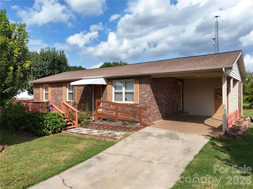 108 Brittain Drive, Morganton, NC 28655.  MLS# CAR4430518, YatesRealty ID 54188. 