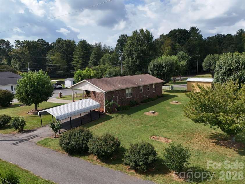 108 Brittain Drive, Morganton, NC 28655.  MLS# CAR4430518, YatesRealty ID 54188. 