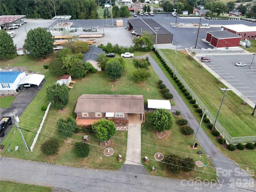 108 Brittain Drive, Morganton, NC 28655.  MLS# CAR4430518, YatesRealty ID 54188. 