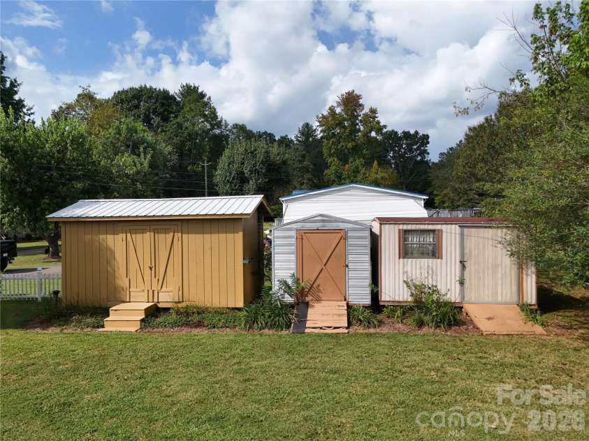 108 Brittain Drive, Morganton, NC 28655.  MLS# CAR4430518, YatesRealty ID 54188. 