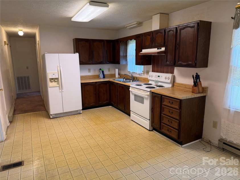 108 Brittain Drive, Morganton, NC 28655.  MLS# CAR4430518, YatesRealty ID 54188. 