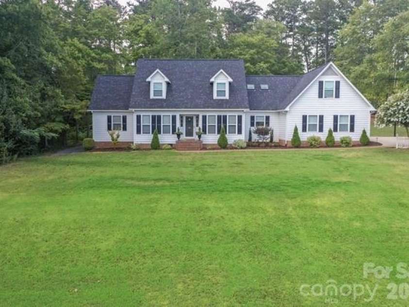191 Briarwood Drive, Rutherfordton, NC 28139.  MLS# CAR4430437, YatesRealty ID 54189. 