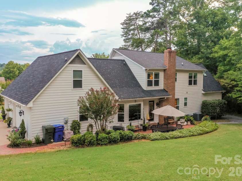 191 Briarwood Drive, Rutherfordton, NC 28139.  MLS# CAR4430437, YatesRealty ID 54189. 