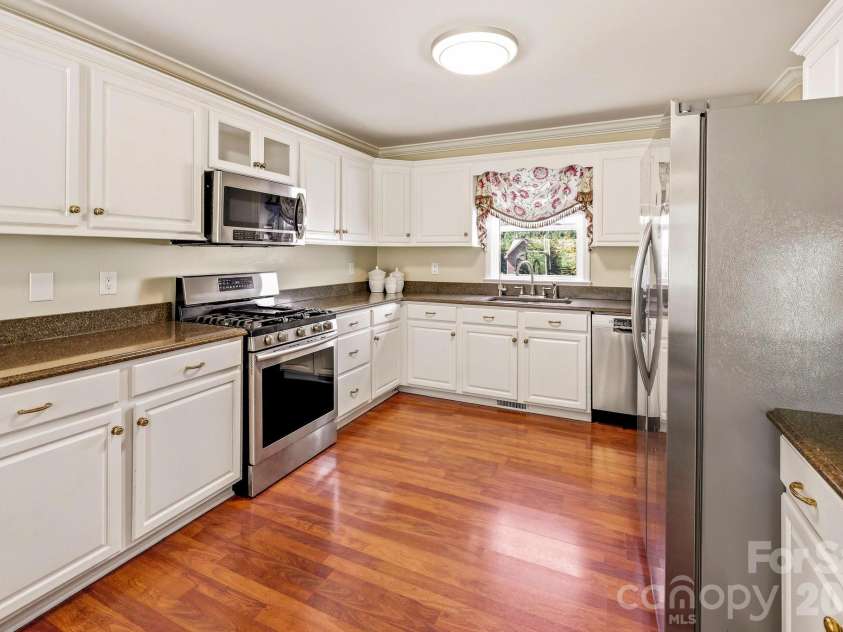 191 Briarwood Drive, Rutherfordton, NC 28139.  MLS# CAR4430437, YatesRealty ID 54189. 